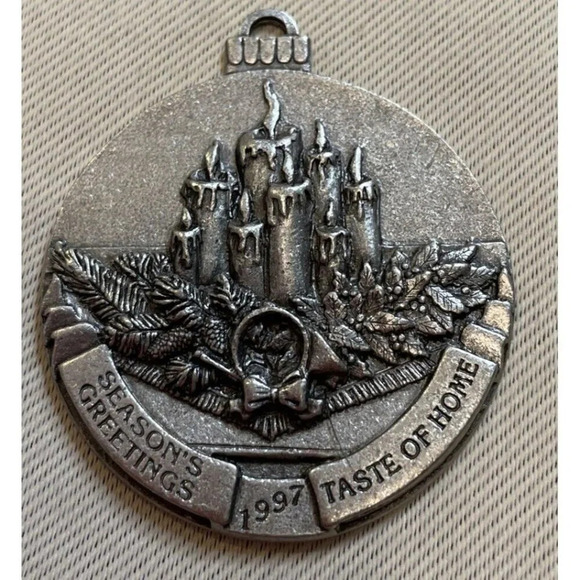 Longaberger Baskets 1997 Seasons Greetings Taste Of Home Tie On Accessory Pewter - Picture 1 of 3